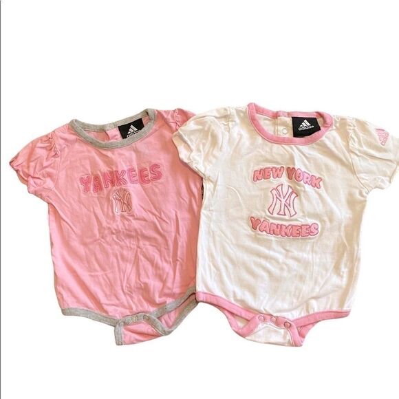 Two Pack of Pink NY Yankees Onesies 3-6 Months - Picture 1 of 5